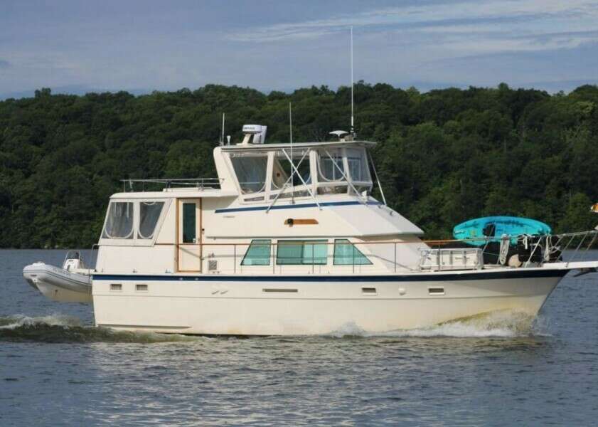 43ft Hatteras Yacht For Sale