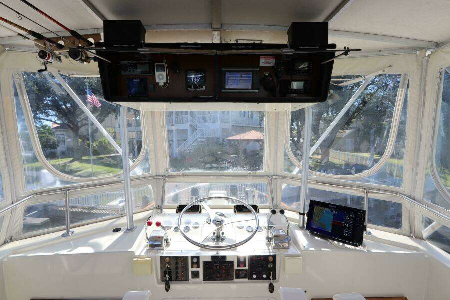 43ft Hatteras Yacht For Sale