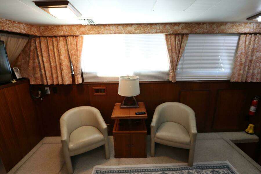 43ft Hatteras Yacht For Sale