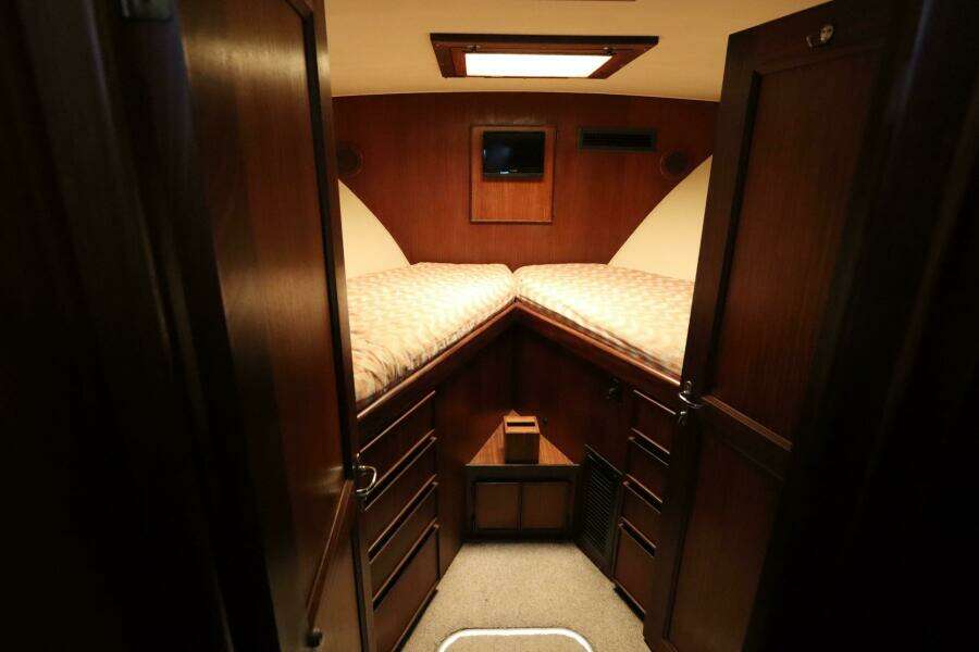 43ft Hatteras Yacht For Sale