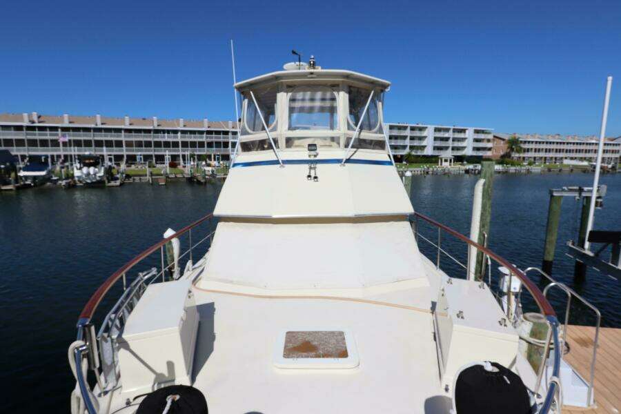 43ft Hatteras Yacht For Sale