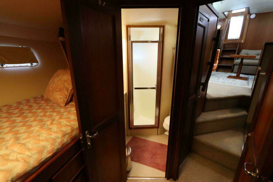 43ft Hatteras Yacht For Sale