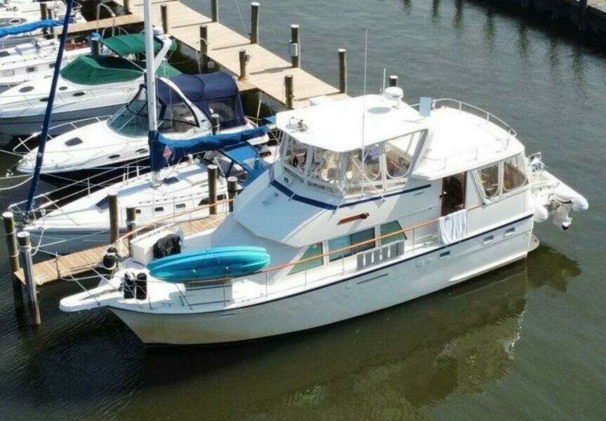 43ft Hatteras Yacht For Sale