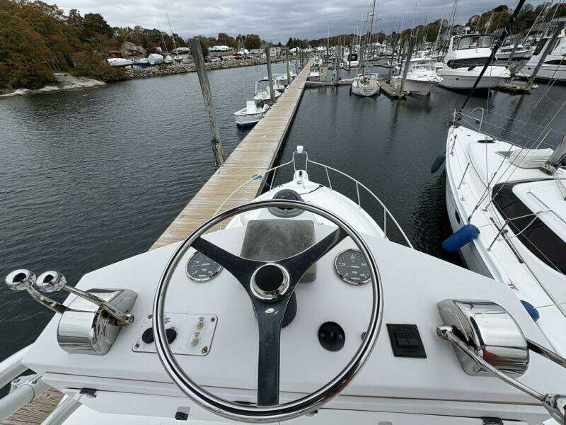 33ft Pro Line Yacht For Sale