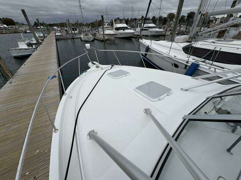 33ft Pro Line Yacht For Sale