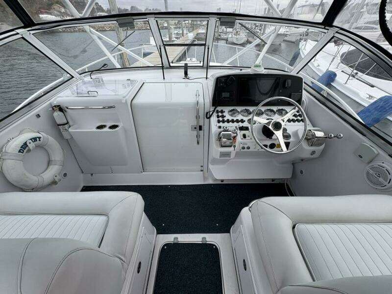 33ft Pro Line Yacht For Sale