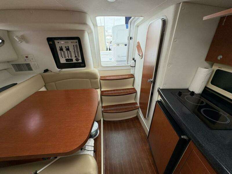 33ft Pro Line Yacht For Sale