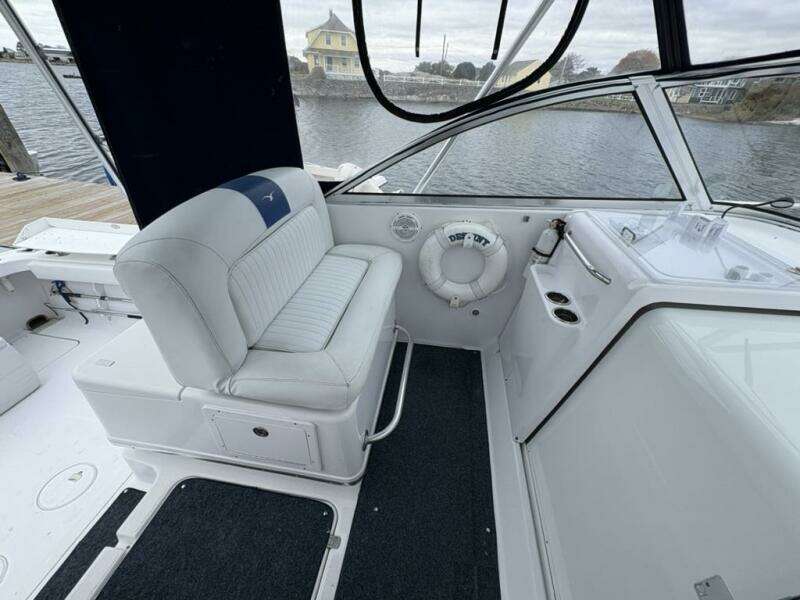 33ft Pro Line Yacht For Sale