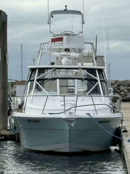 33ft Pro Line Yacht For Sale