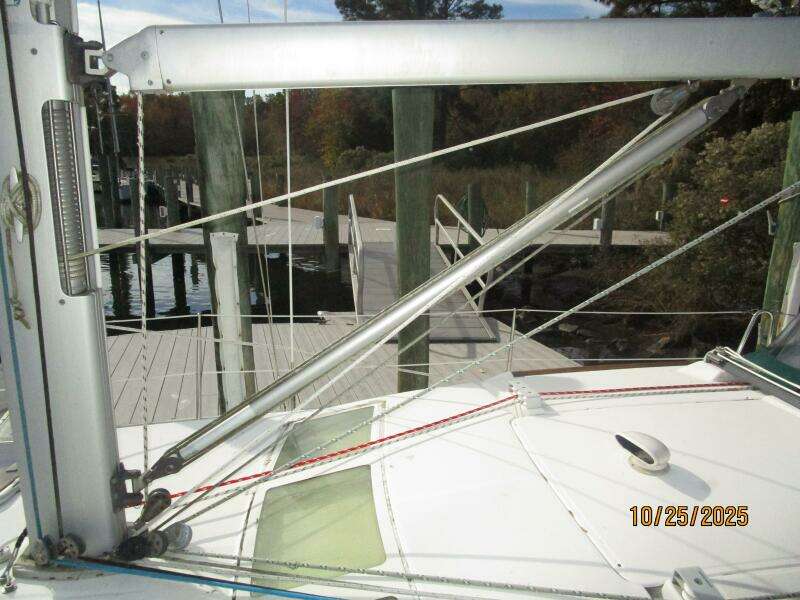 37' Beneteai boom vang1