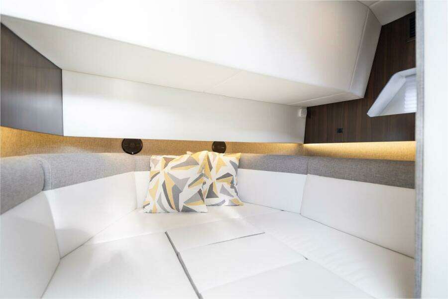 38ft Cruisers Yachts Yacht For Sale