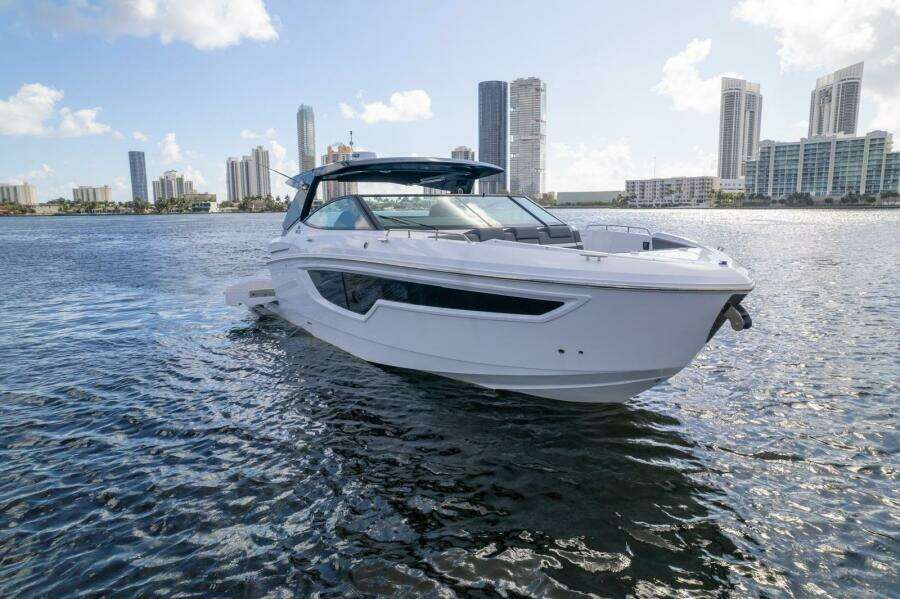 38ft Cruisers Yachts Yacht For Sale
