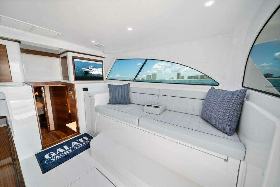 2026 Viking 46 Billfish Salon