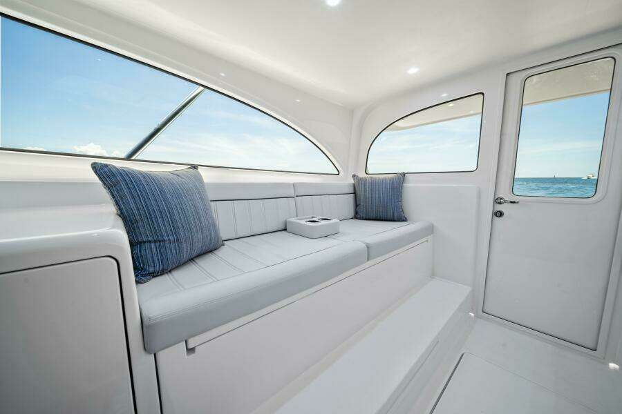2026 Viking 46 Billfish Salon