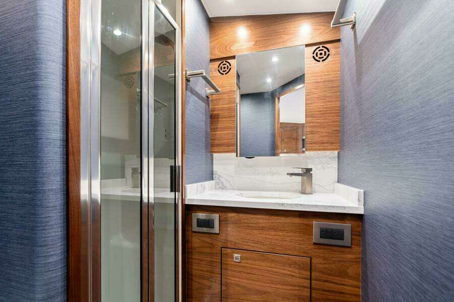 2026 Viking 46 Billfish Master Stateroom Head