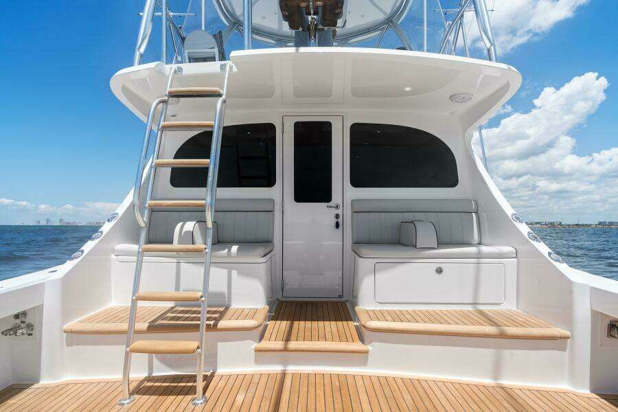 2026 Viking 46 Billfish Cockpit