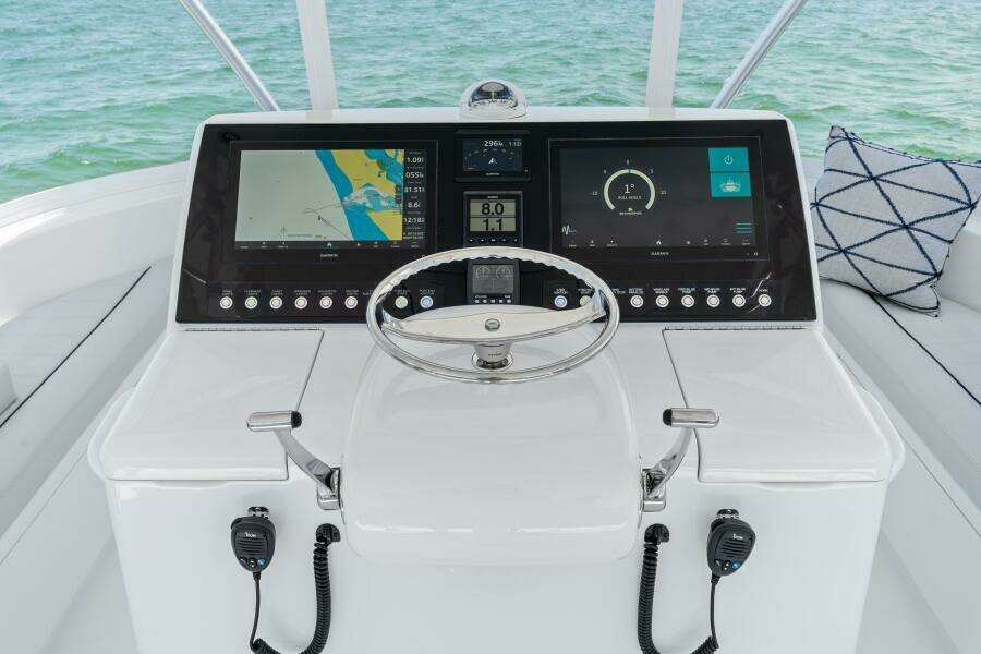 2026 Viking 46 Billfish Helm