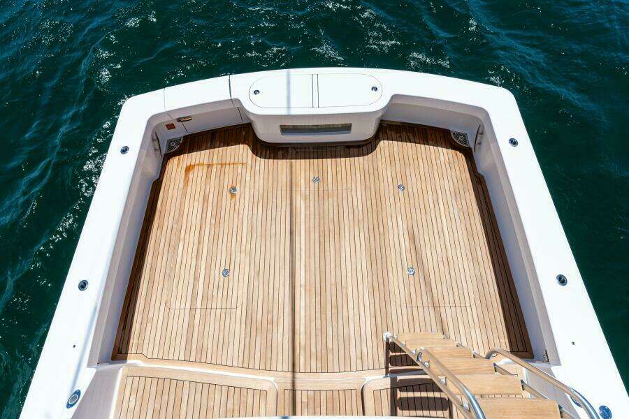 2026 Viking 46 Billfish Cockpit