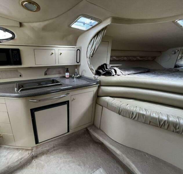 Kim s Cottage 31ft Sea Ray Yacht For Sale