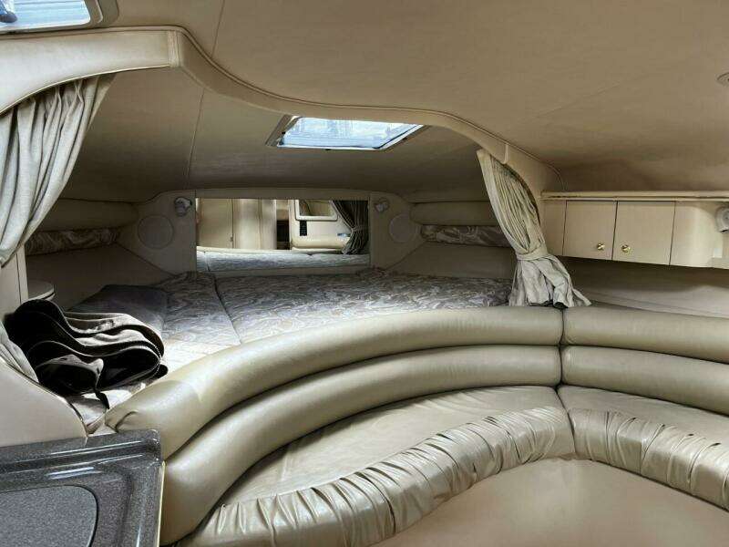 Kim s Cottage 31ft Sea Ray Yacht For Sale