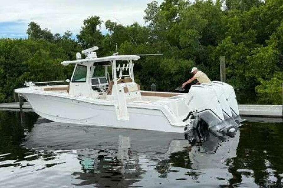 33ft Caymas Yacht For Sale