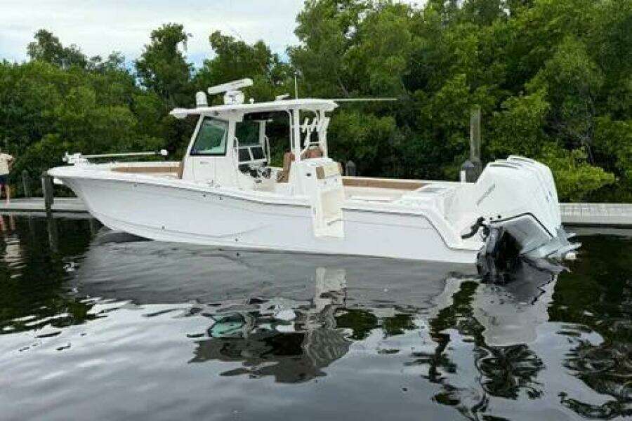 33ft Caymas Yacht For Sale