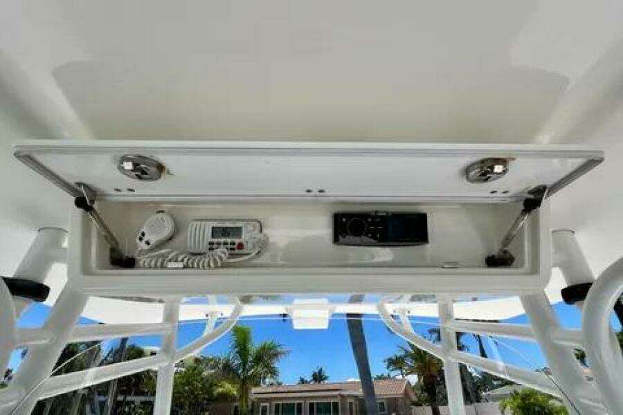 33ft Regulator Yacht For Sale