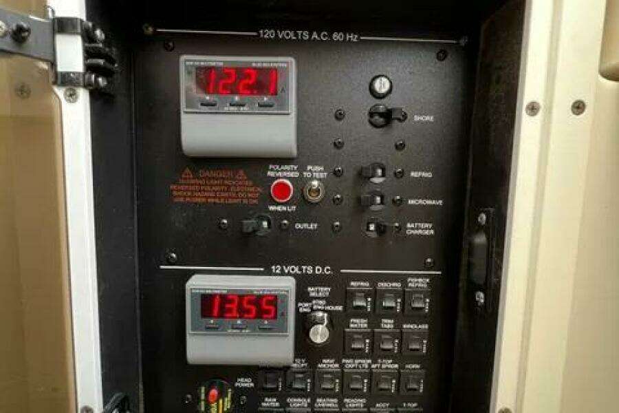 33ft Regulator Yacht For Sale