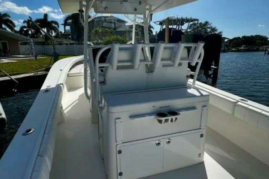 33ft Regulator Yacht For Sale