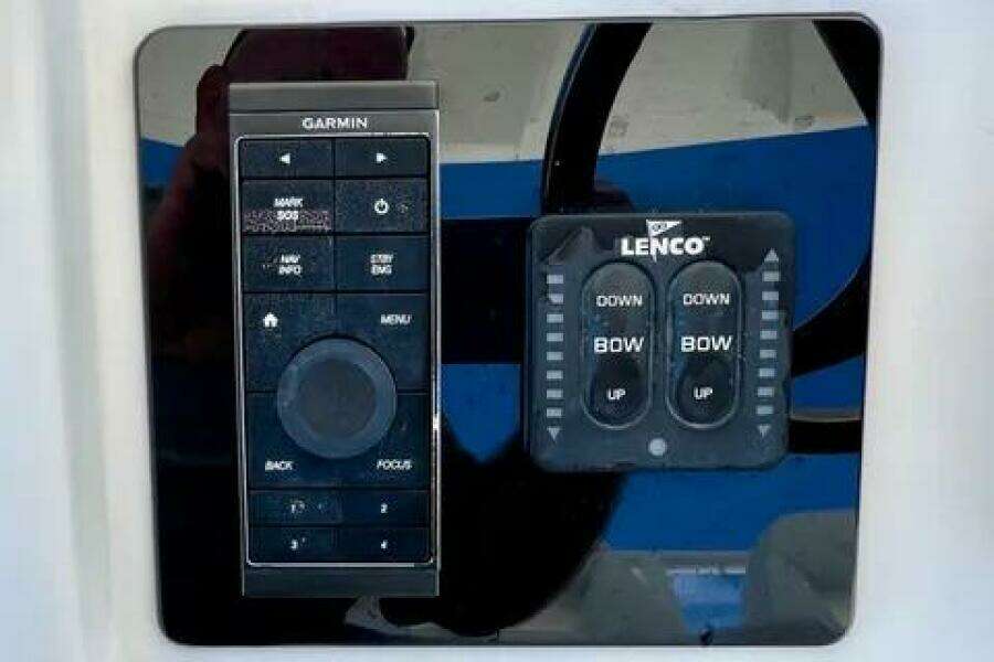 33ft Regulator Yacht For Sale