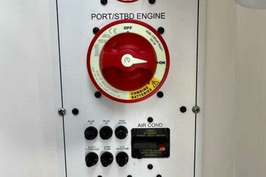 33ft Regulator Yacht For Sale