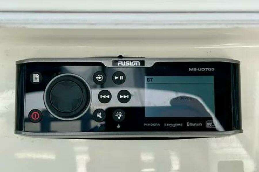 33ft Regulator Yacht For Sale