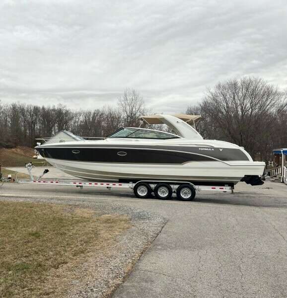 Office Space 35ft Formula Yacht For Sale