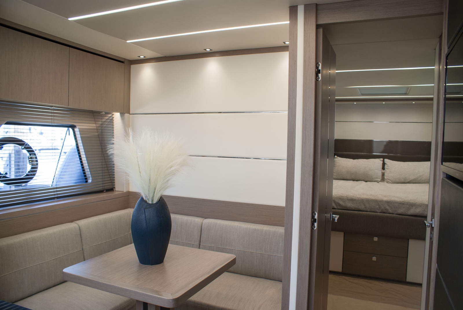 2020 Sunseeker 74 Sport Yacht