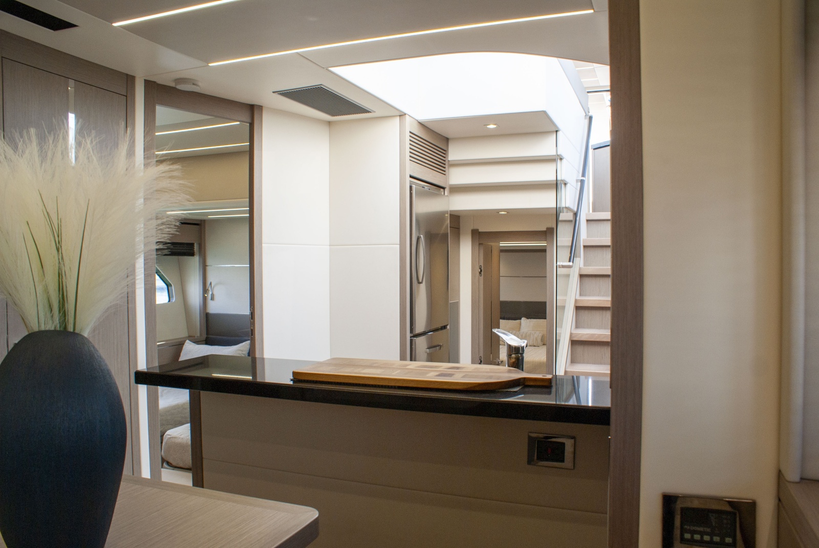 2020 Sunseeker 74 Sport Yacht