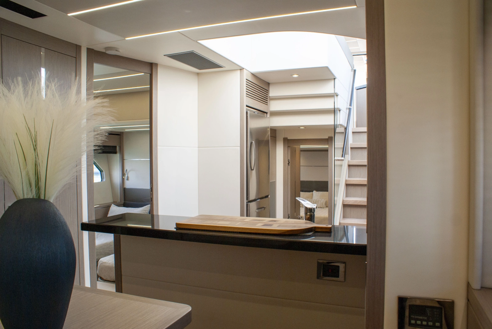 2020 Sunseeker 74 Sport Yacht