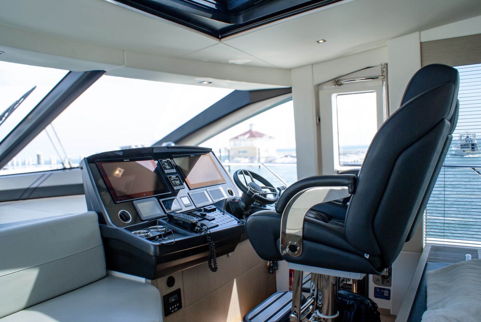 2020 Sunseeker 74 Sport Yacht