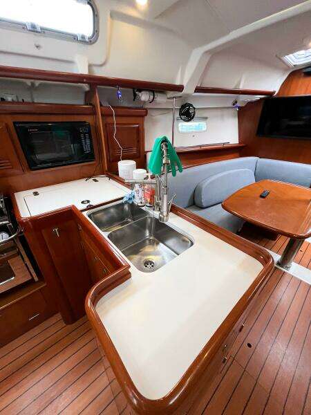 INDIGO 37ft Beneteau Yacht For Sale