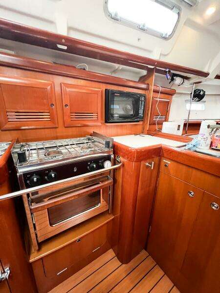 INDIGO 37ft Beneteau Yacht For Sale
