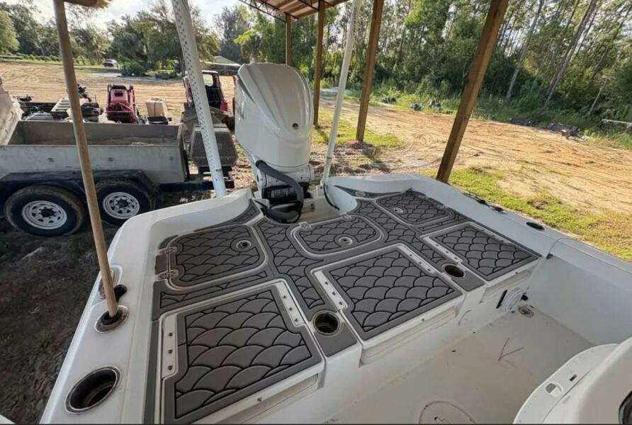 25ft Sea Hunt Yacht For Sale