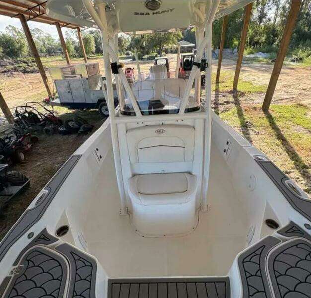 25ft Sea Hunt Yacht For Sale
