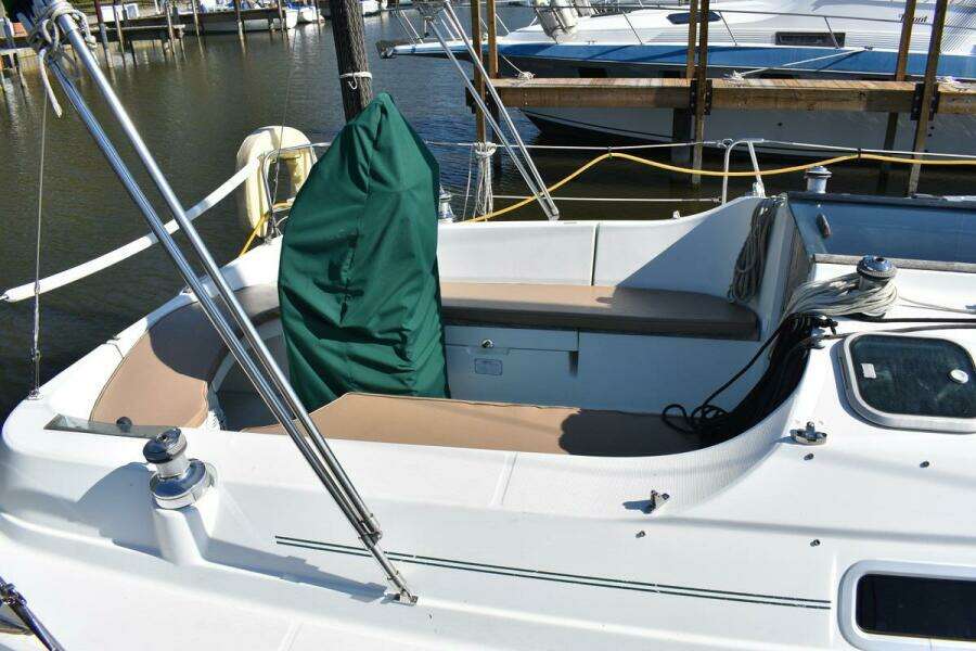 Vitality 32ft Beneteau Yacht For Sale