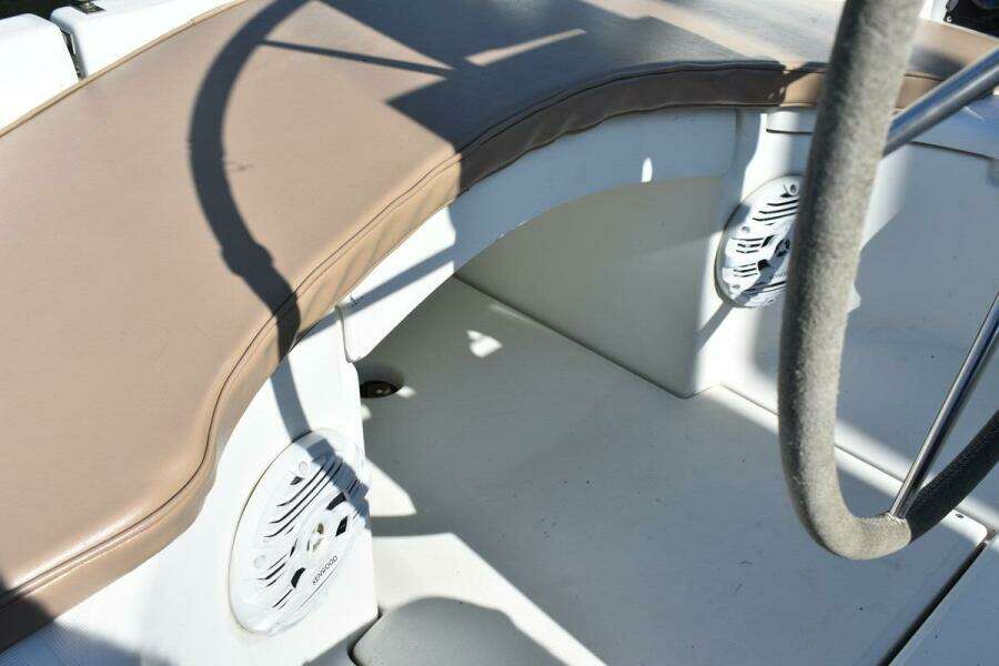 Vitality 32ft Beneteau Yacht For Sale