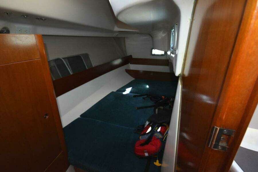 Vitality 32ft Beneteau Yacht For Sale