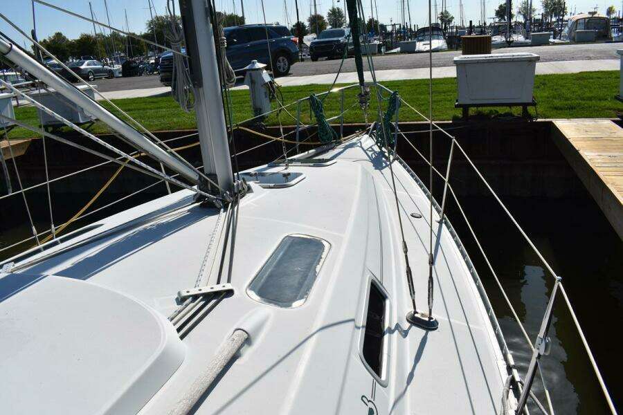 Vitality 32ft Beneteau Yacht For Sale
