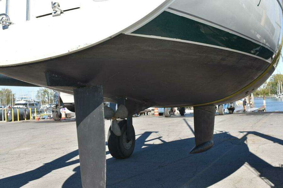 Vitality 32ft Beneteau Yacht For Sale