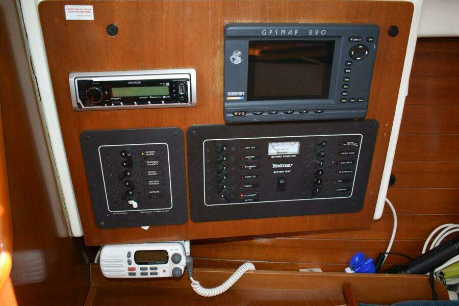 Vitality 32ft Beneteau Yacht For Sale