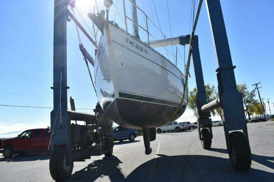 Vitality 32ft Beneteau Yacht For Sale