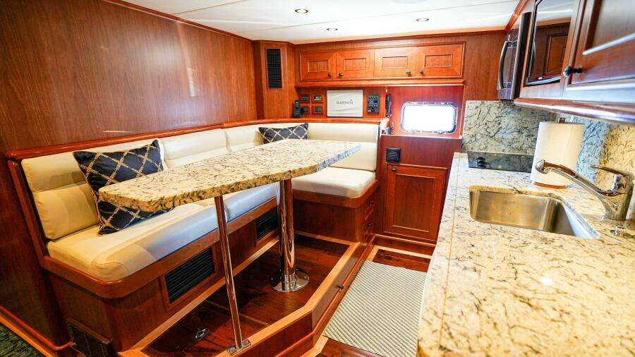 Insignia 86ft Outer Reef Yachts Yacht For Sale
