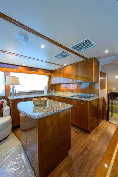 Hatteras 54 SEA NYLE - Galley